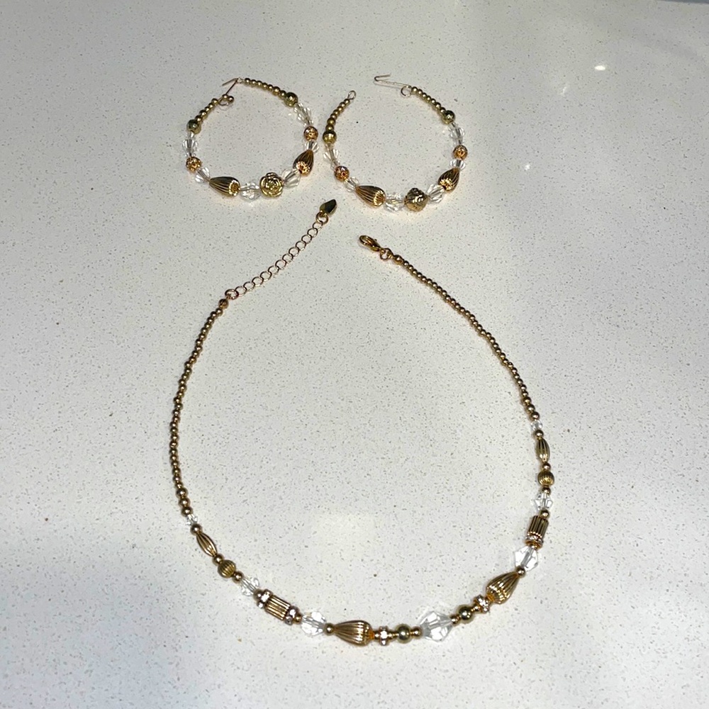 Beaded necklace with matching earrings